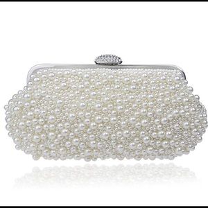 Pearl Clutch